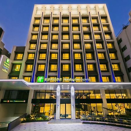 Holiday Inn Express Taichung Fengchia By Ihg Esterno foto