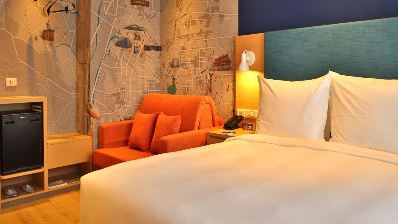 Holiday Inn Express Taichung Fengchia By Ihg Esterno foto