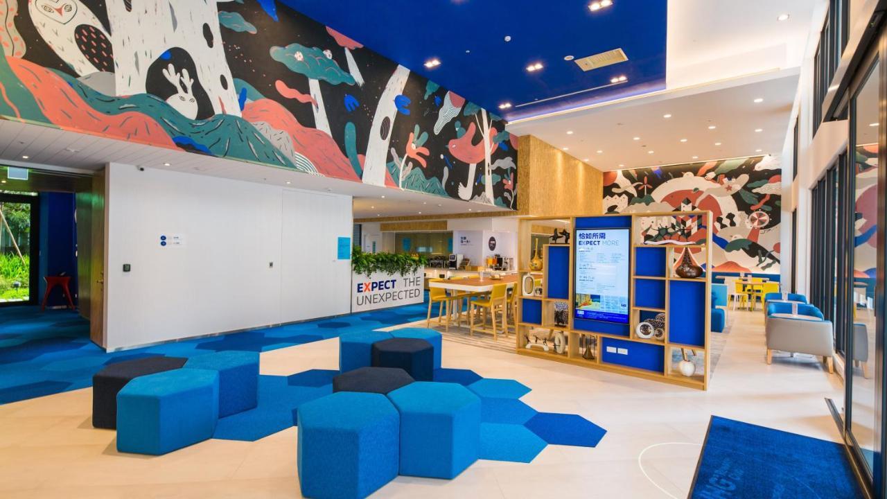 Holiday Inn Express Taichung Fengchia By Ihg Esterno foto