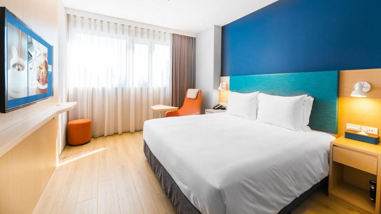 Holiday Inn Express Taichung Fengchia By Ihg Esterno foto