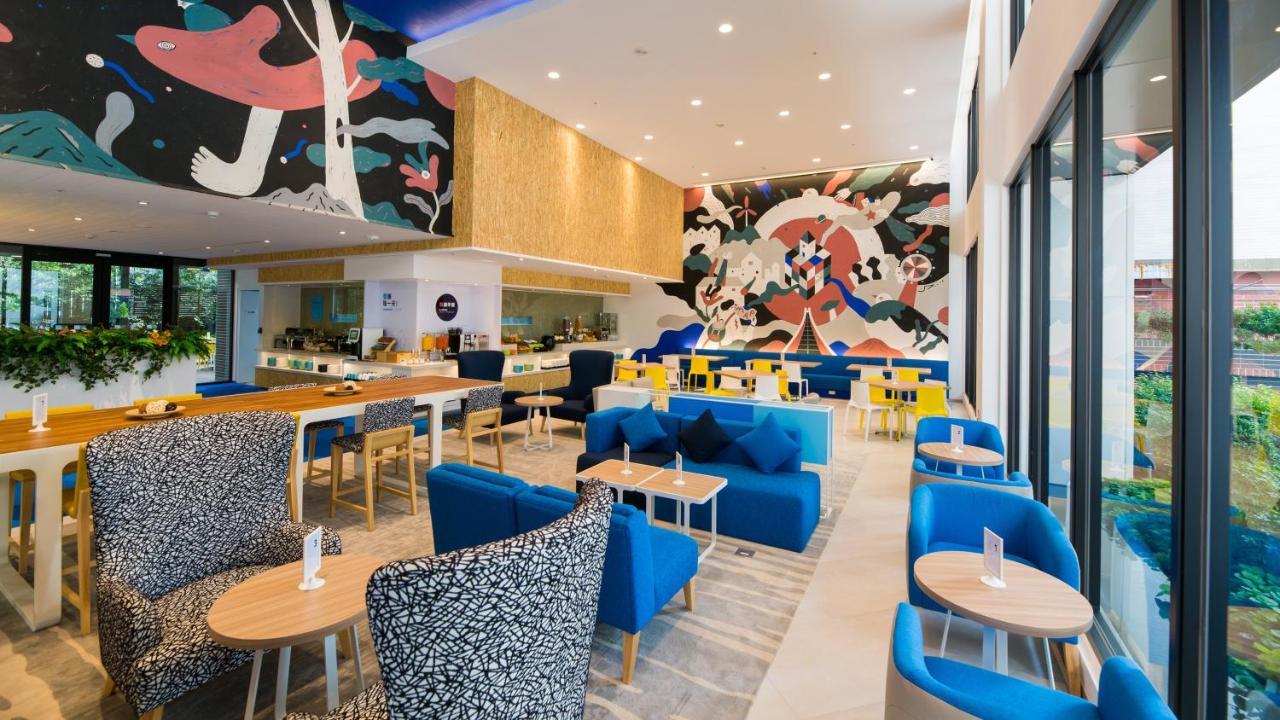 Holiday Inn Express Taichung Fengchia By Ihg Esterno foto