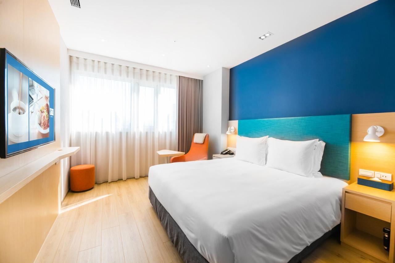 Holiday Inn Express Taichung Fengchia By Ihg Esterno foto