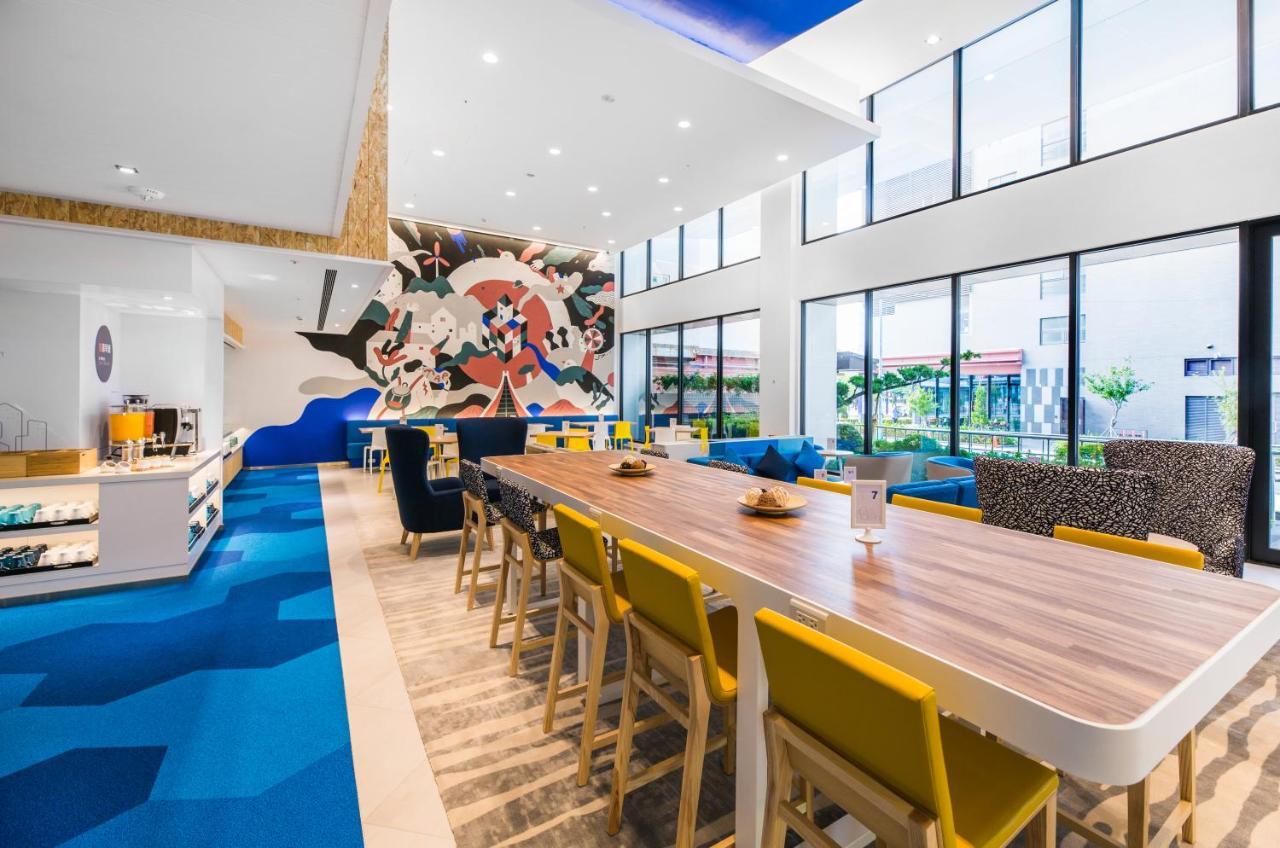 Holiday Inn Express Taichung Fengchia By Ihg Esterno foto