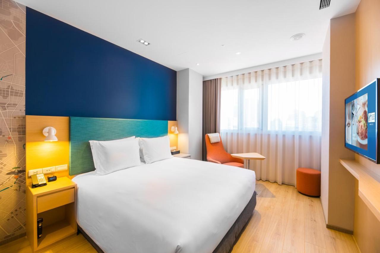 Holiday Inn Express Taichung Fengchia By Ihg Esterno foto