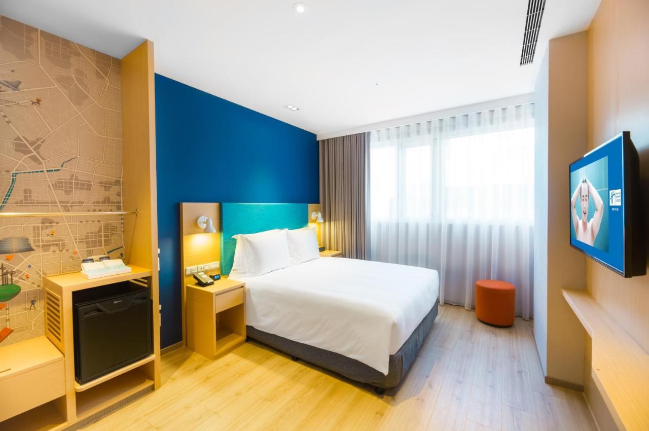 Holiday Inn Express Taichung Fengchia By Ihg Esterno foto